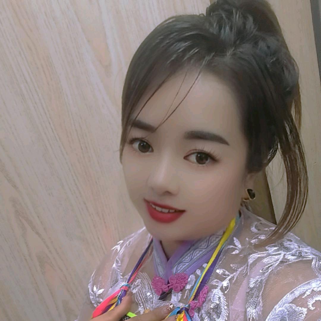 彝族小艳