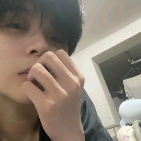 吃小猫不吐猫皮