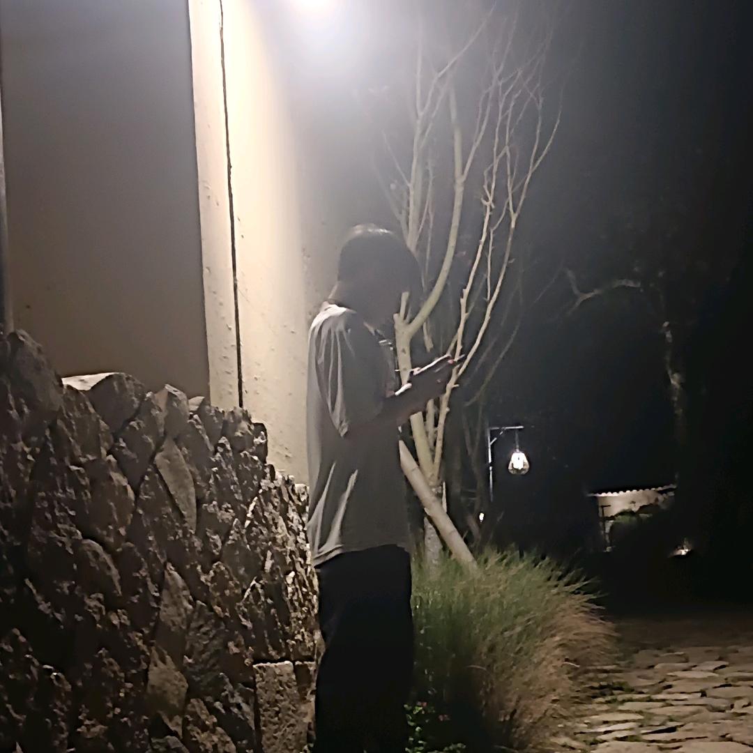 小夏同学（低田小龙虾麻辣羊蹄）