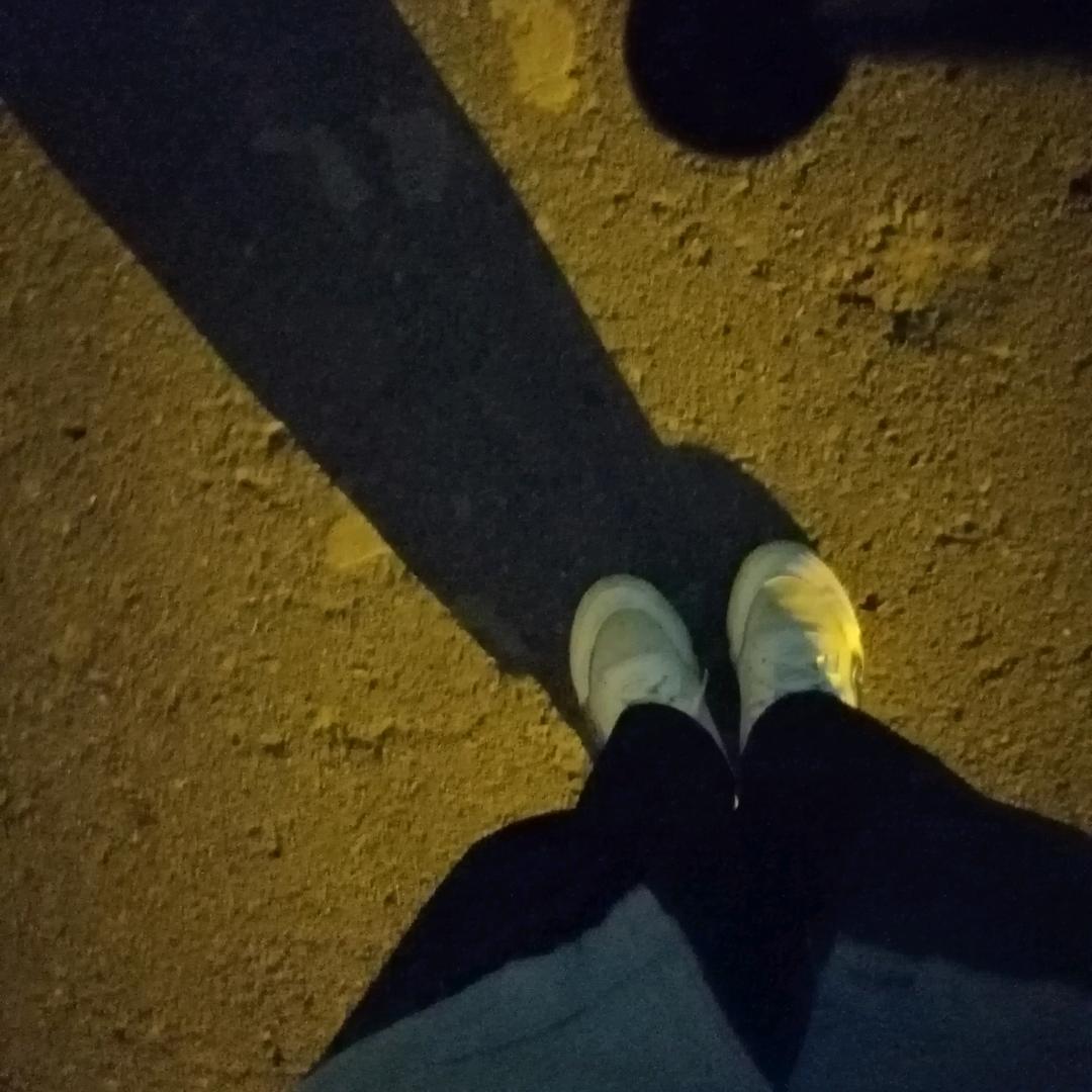 被丢下的小孩