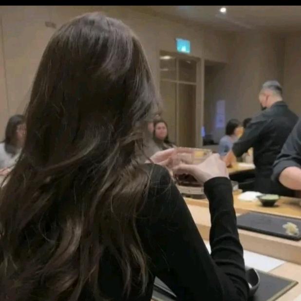 嘿嘿哈哈的小越