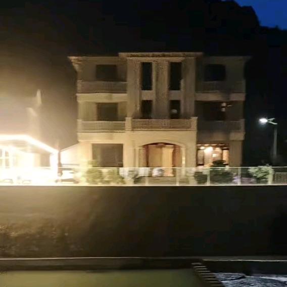 天子地溪边民宿（胡冬英）