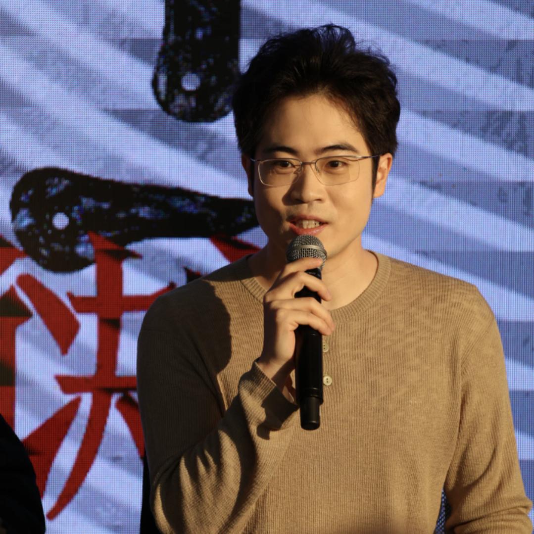 阿穆（被杨天翔拍肩版）