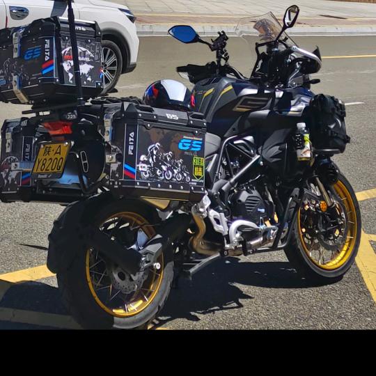 爱骑车的  【小郭】