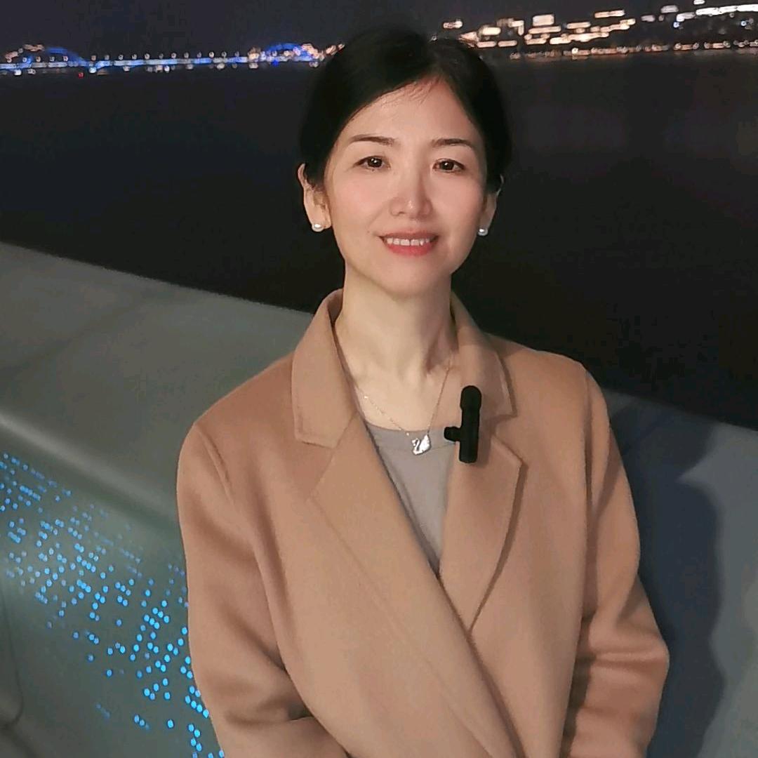 芳姐🎤（20：50直播）