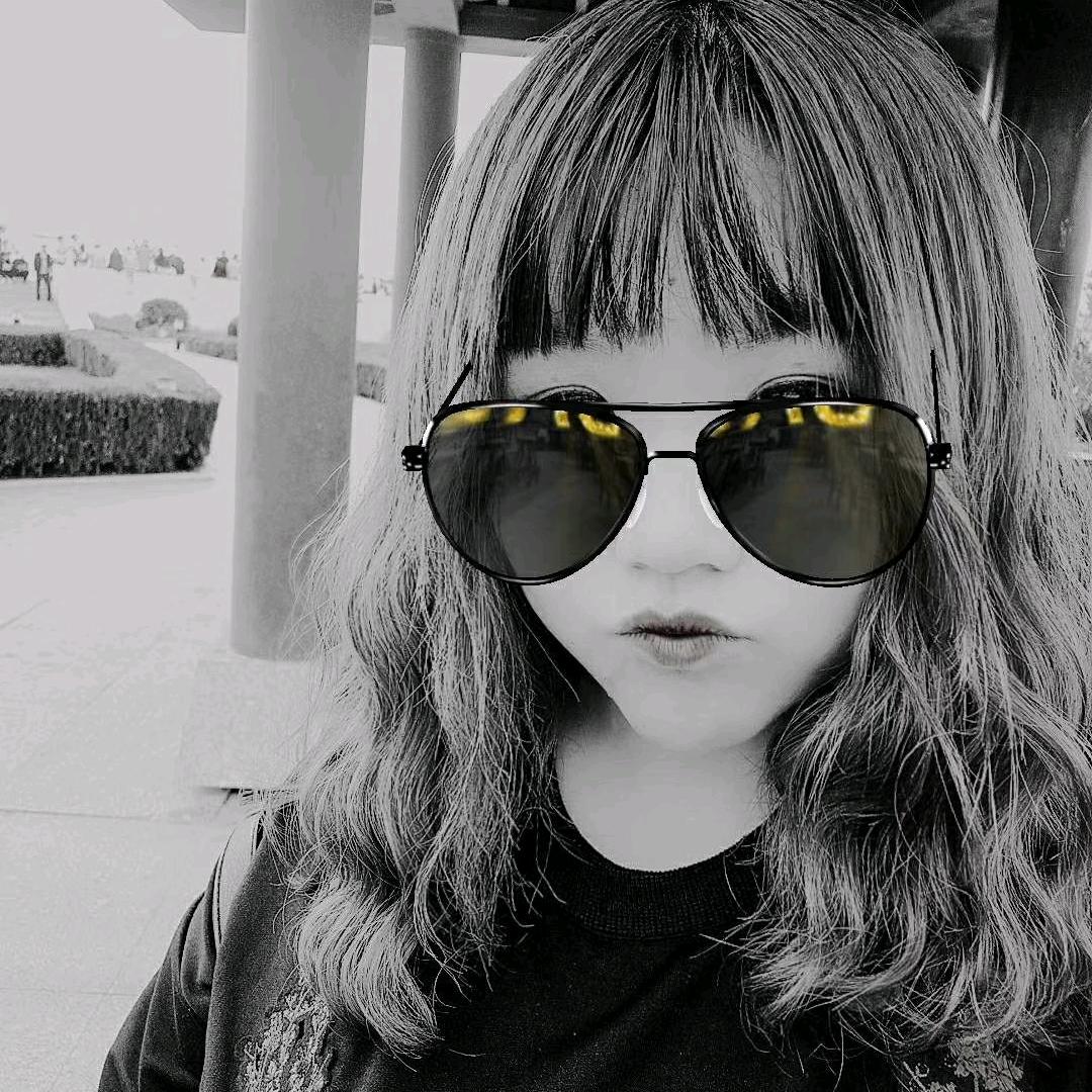 爱做梦的小菇凉 *