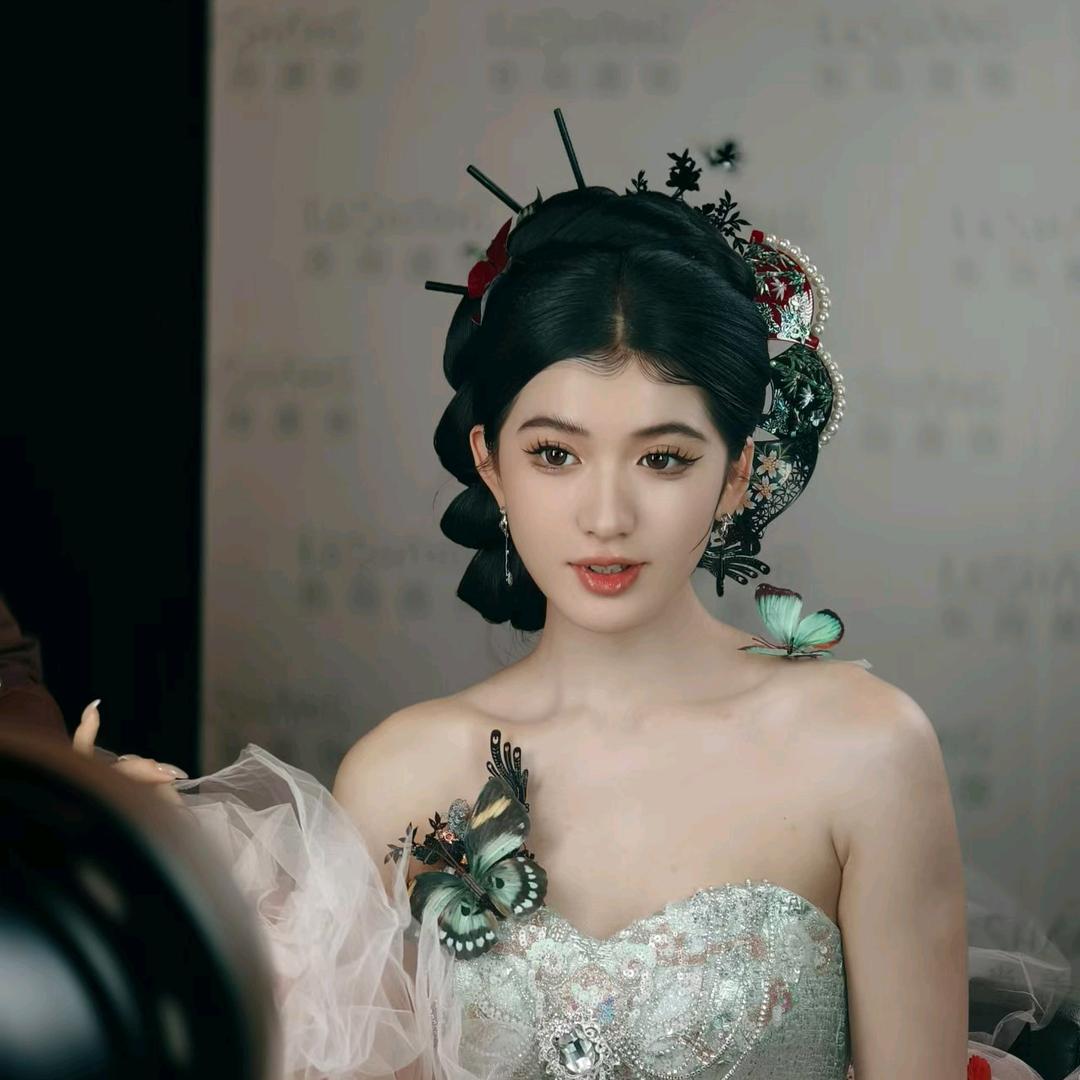 羅小姐婚纱(招学徒)