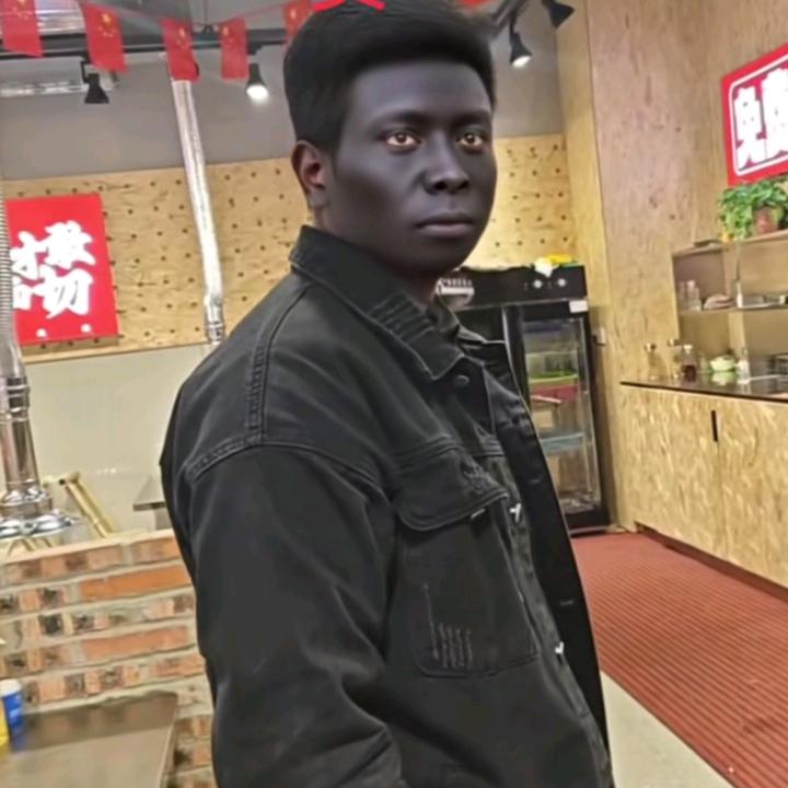 嘿😁不(ಡωಡ) 溜😏秋