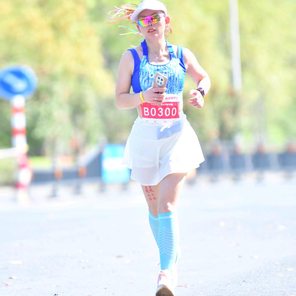 爱跑步的丫头代运动装