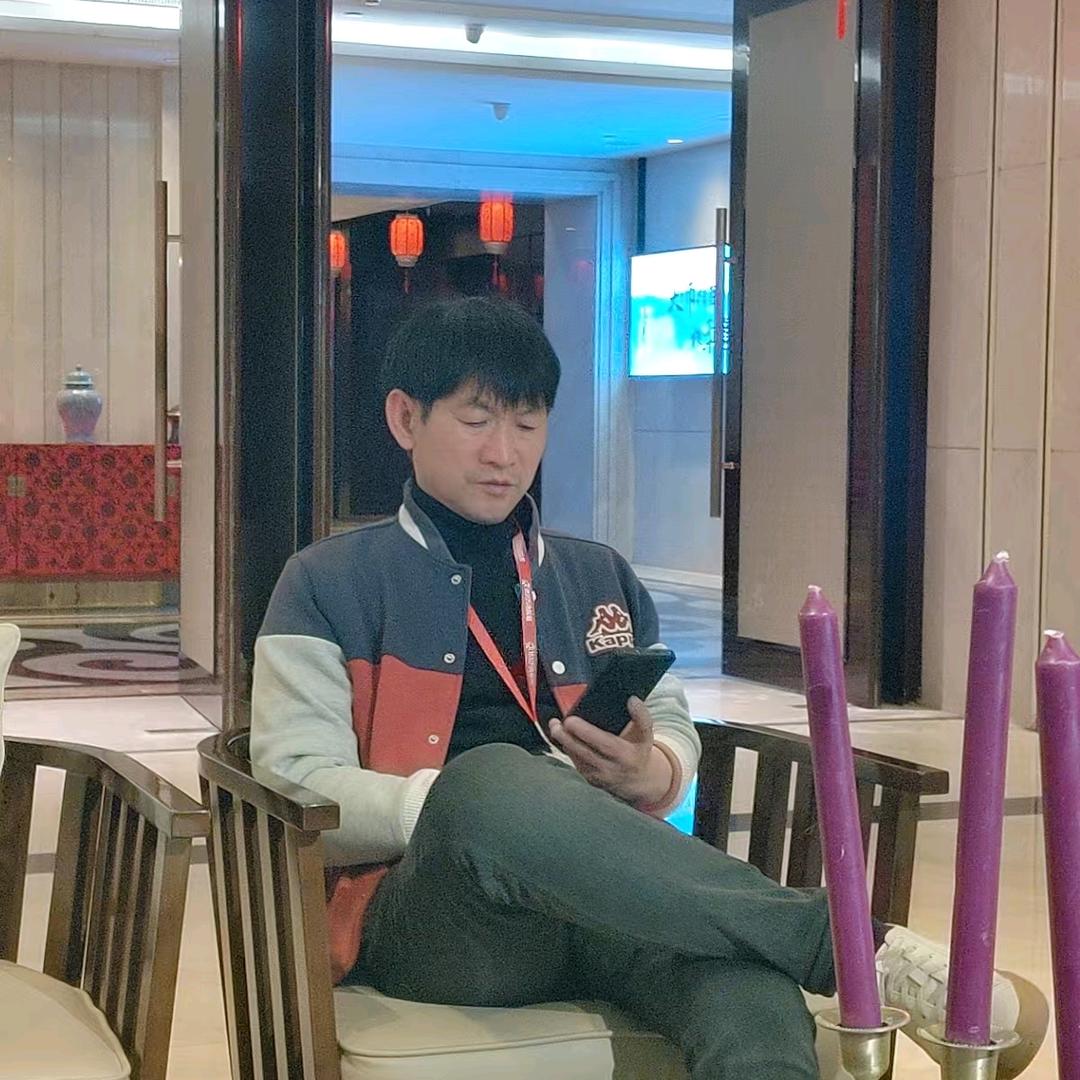 贺哥，爱洁物业