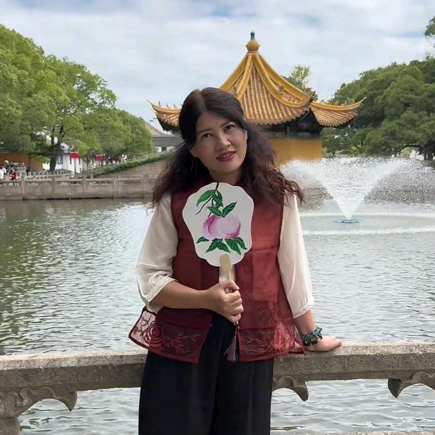 小酒窝赵君（普陀山岛内开民宿）