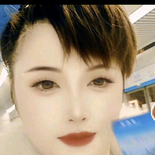 小金鱼🐟🌹，，，伍妹🏵