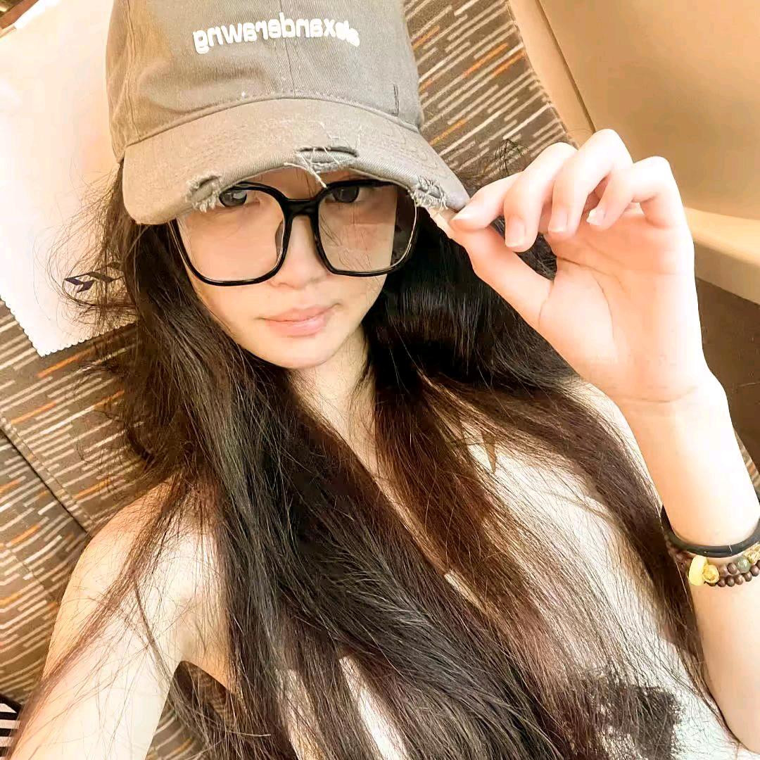 那个他.