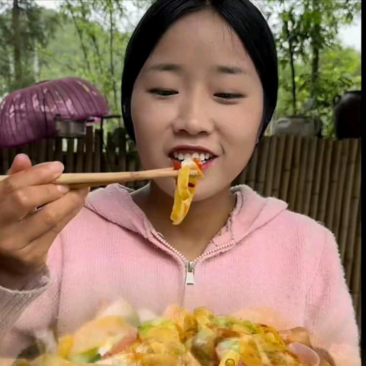 钉钉猫满满小凤铃儿