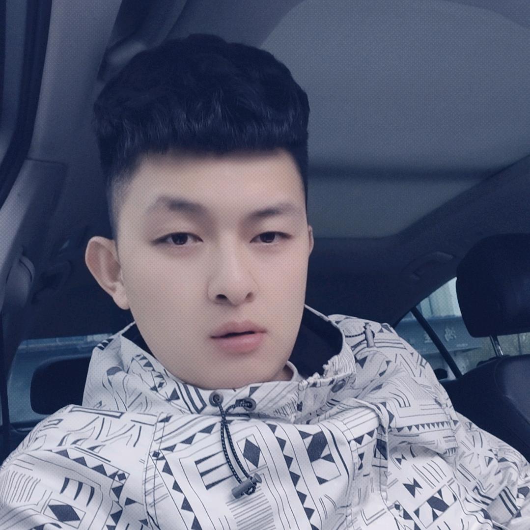 美男含春微不露