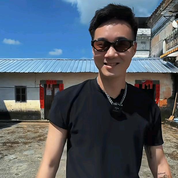 欧阳锋小伙子