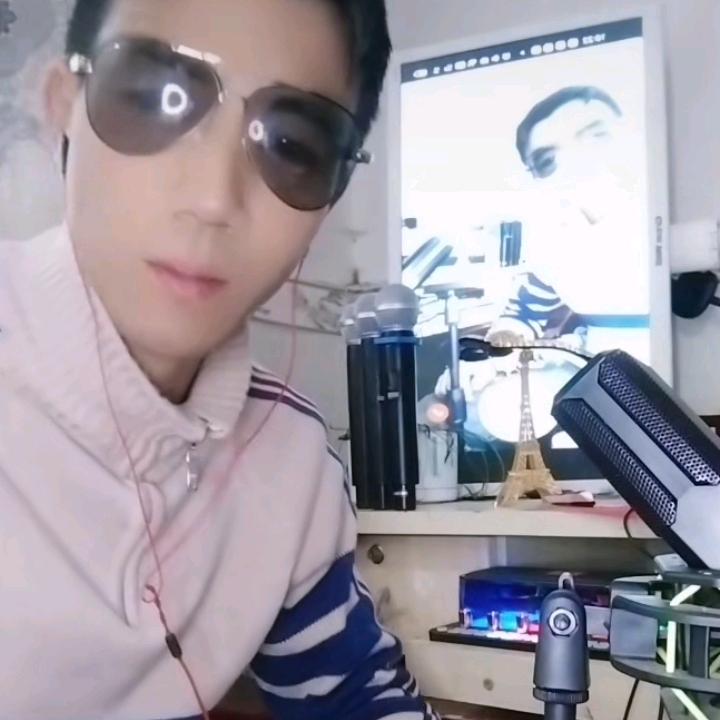 受了伤的大叔《狼🐺》