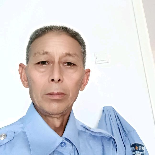贾不假