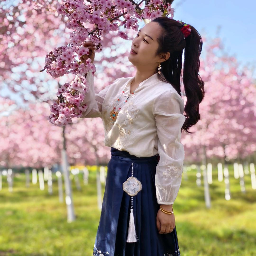玲玲爱呼啦圈