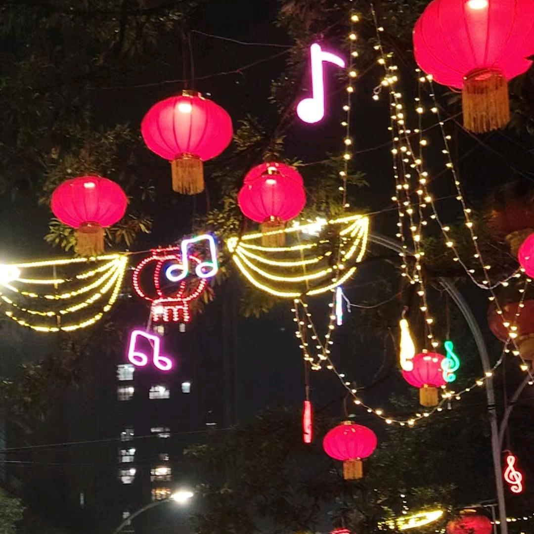 (萍水相逢，(ಡωಡ)