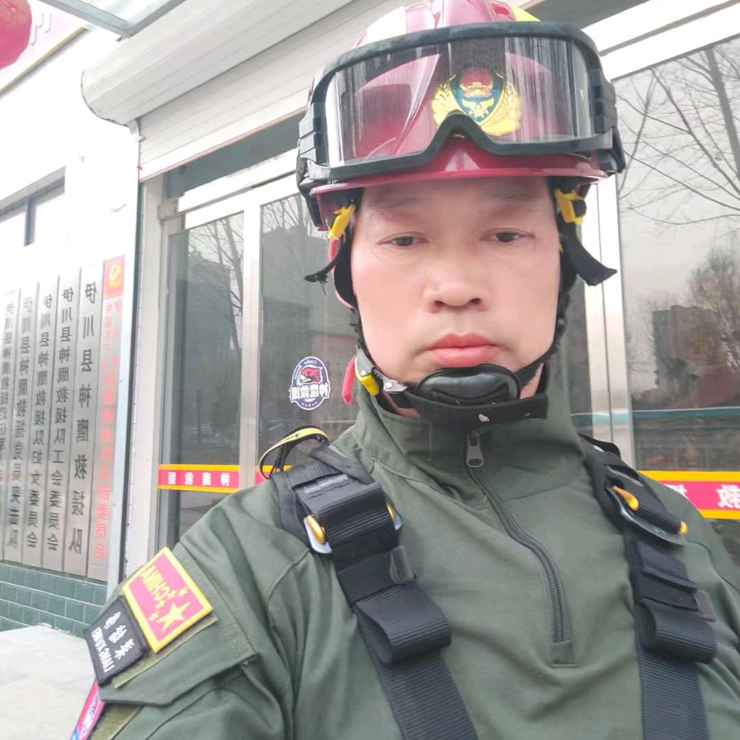 梁绪伟