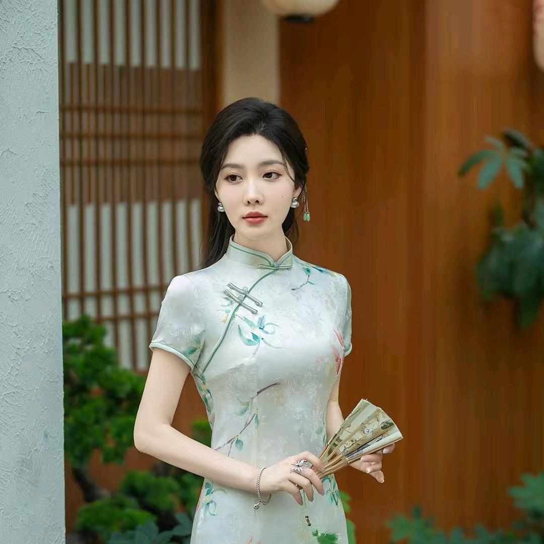 娴娴女装集成店