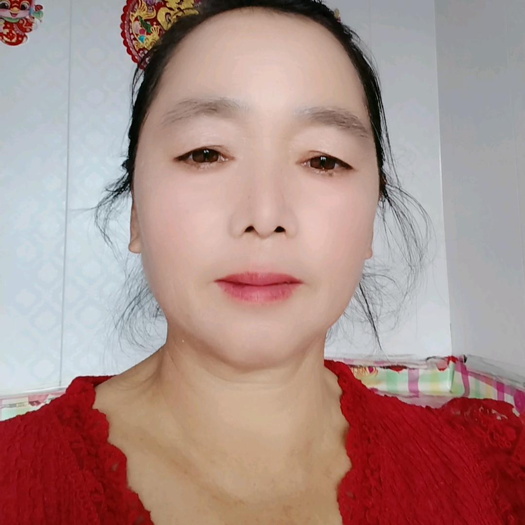 村里小芳要直播了