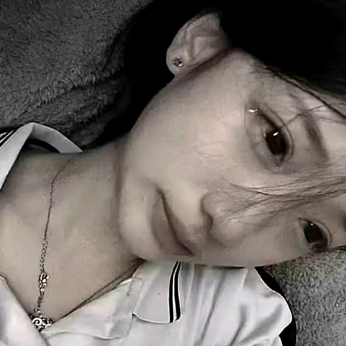 -小 情 緒.🖇️