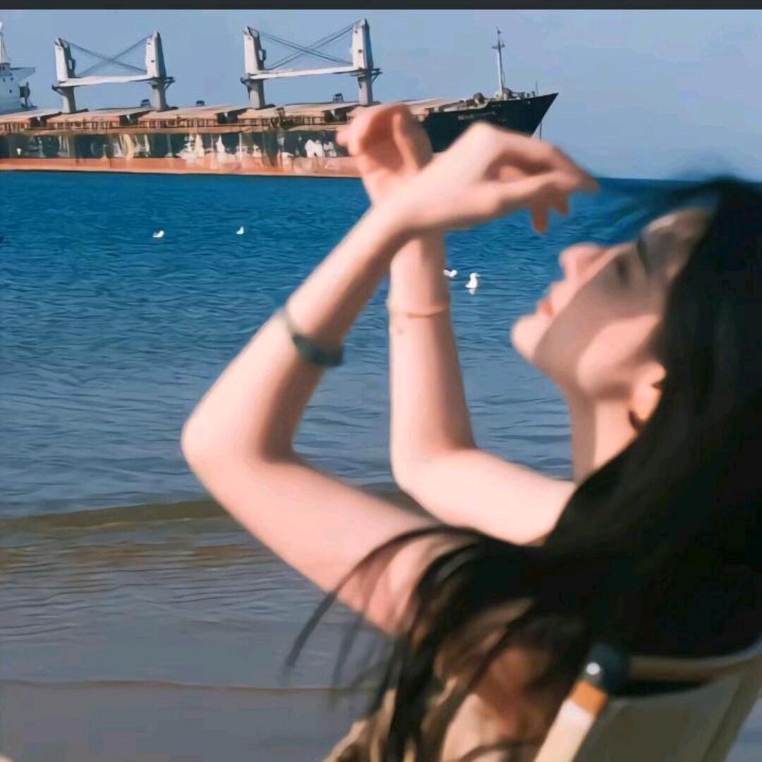 你咋又脸红了.