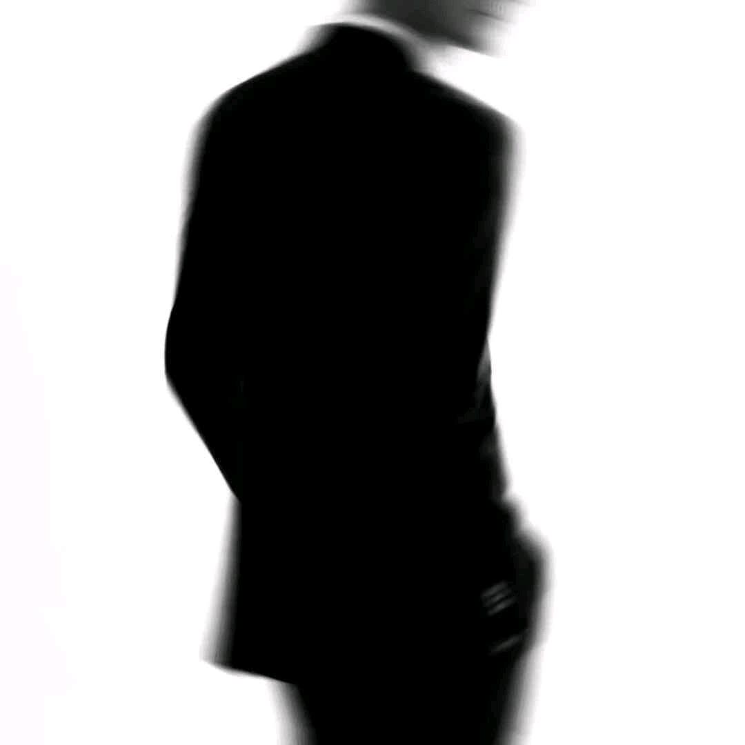 李英俊
