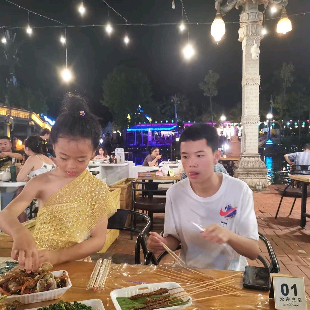 努力活成自己想要的样子