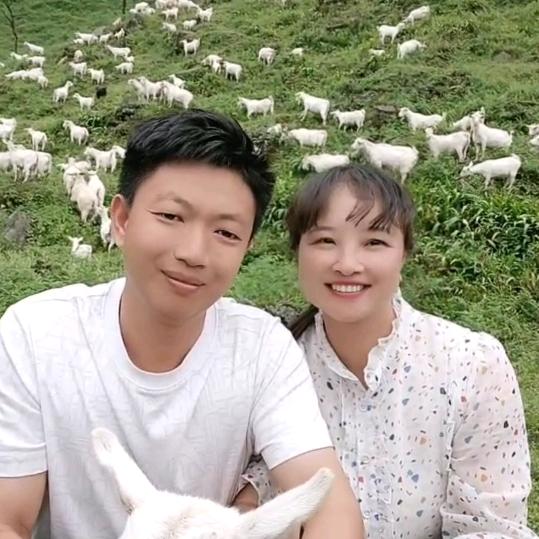 富宏牛羊养殖场，邹宏