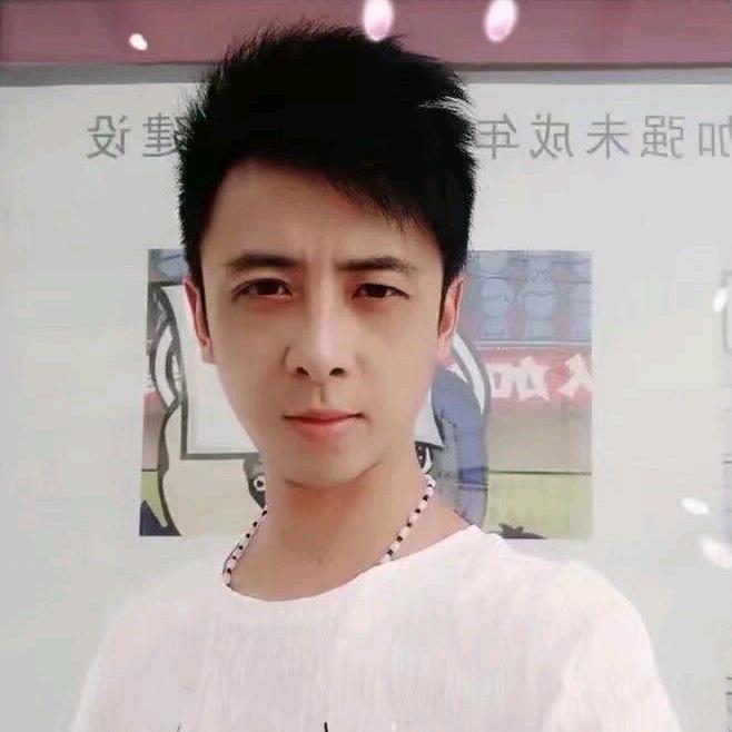 撥開眼前的劉海遇見妳