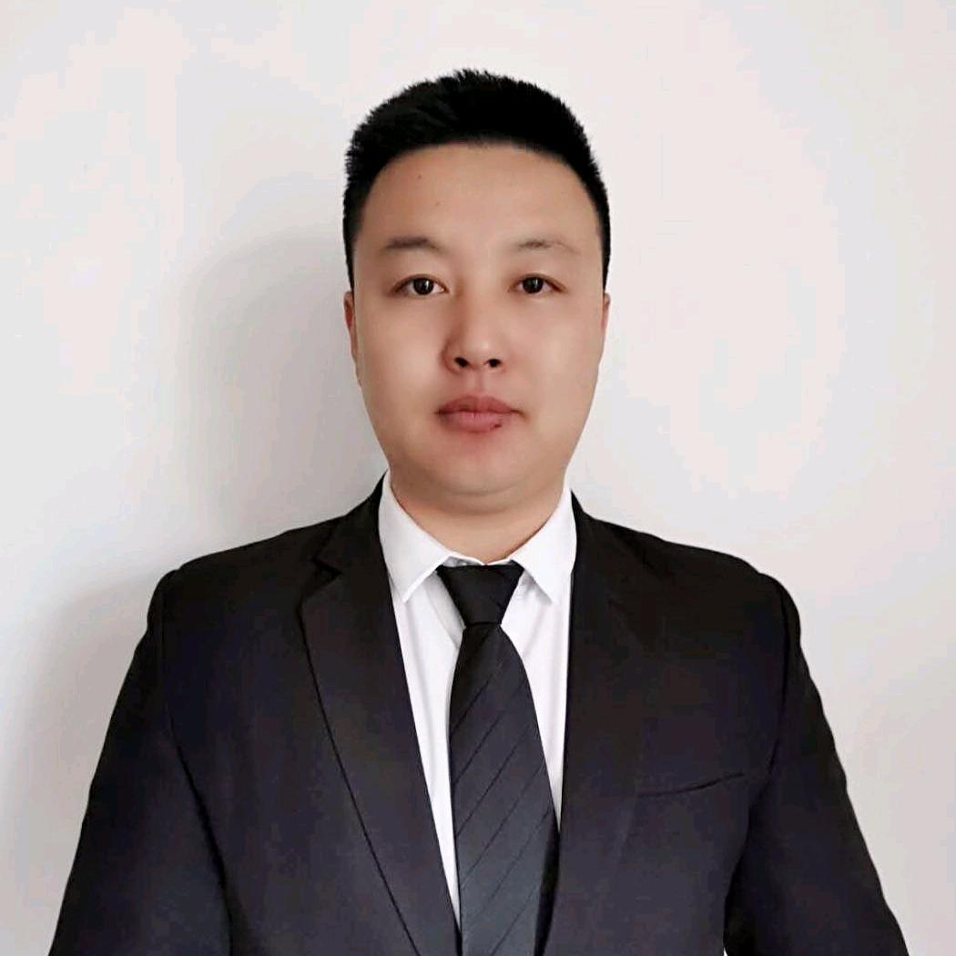 通辽万华物业·小白