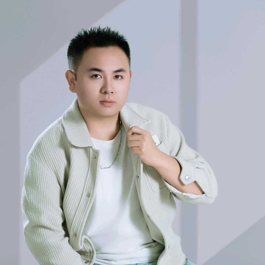 蒙自发型师杨