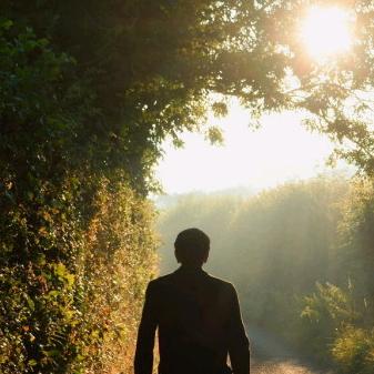 守住⒈份执着°