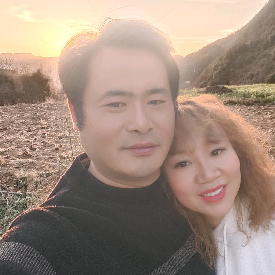 李寨小刀电动车五菱菱猫电动四轮车