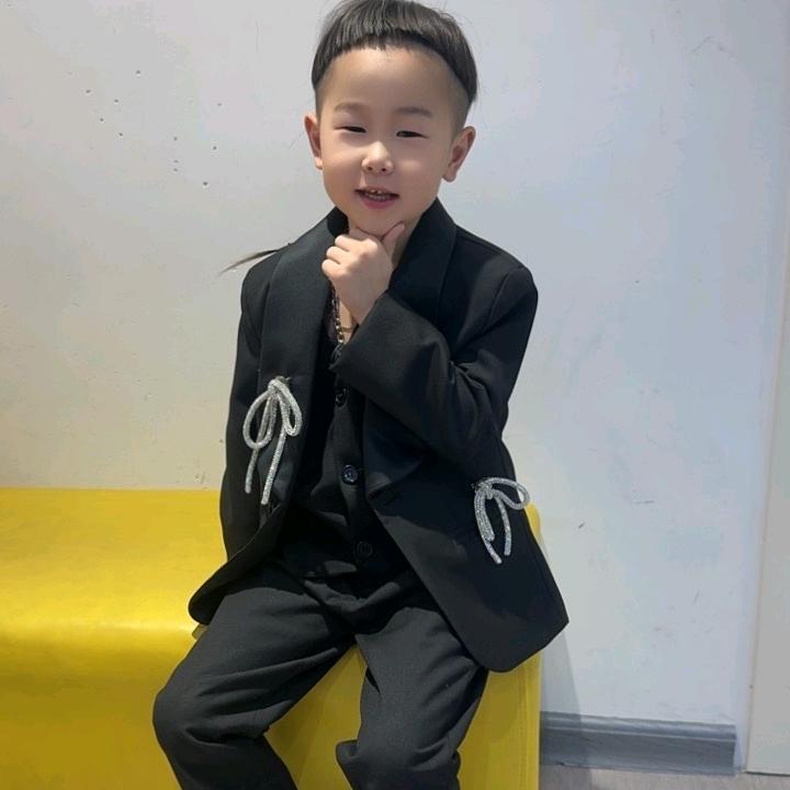 可爱的小王子✨辉乐豪铜门铜艺