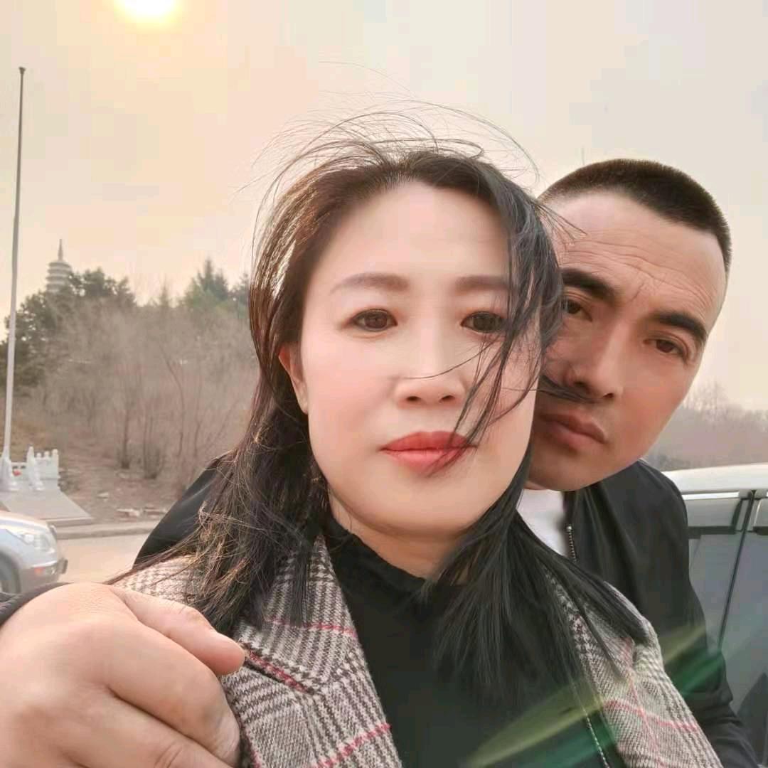 龙哥一家人