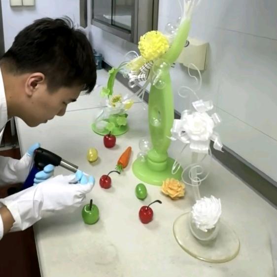 一个爱做面包的小趴菜