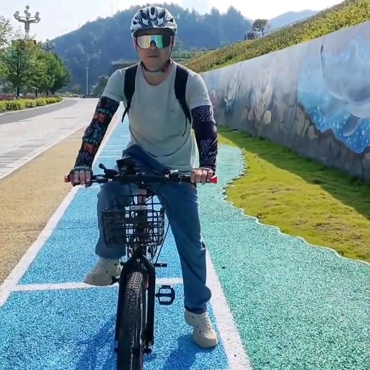 小胡哥看视界