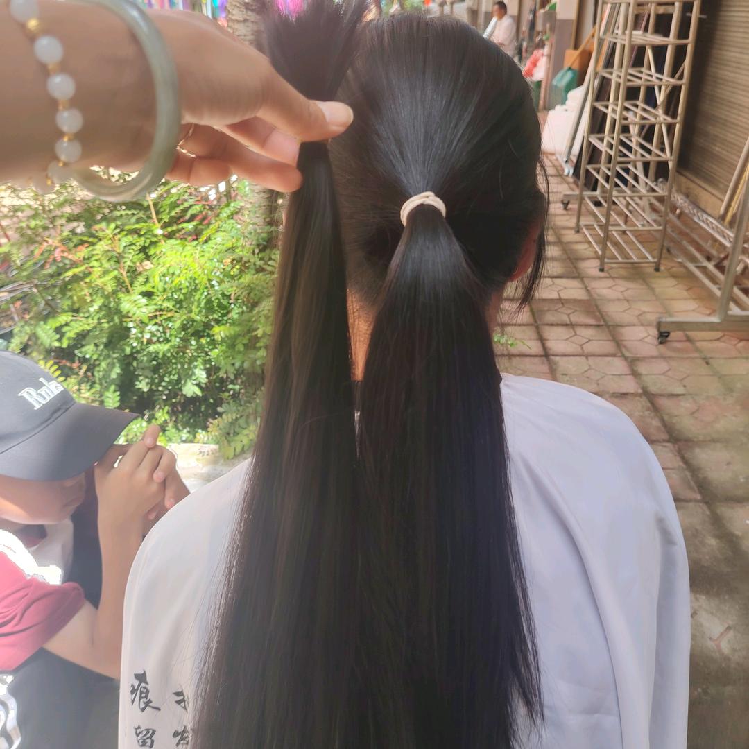 五龙勇昊银饰店（师宗收长头发李姐）