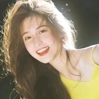 杨依依
