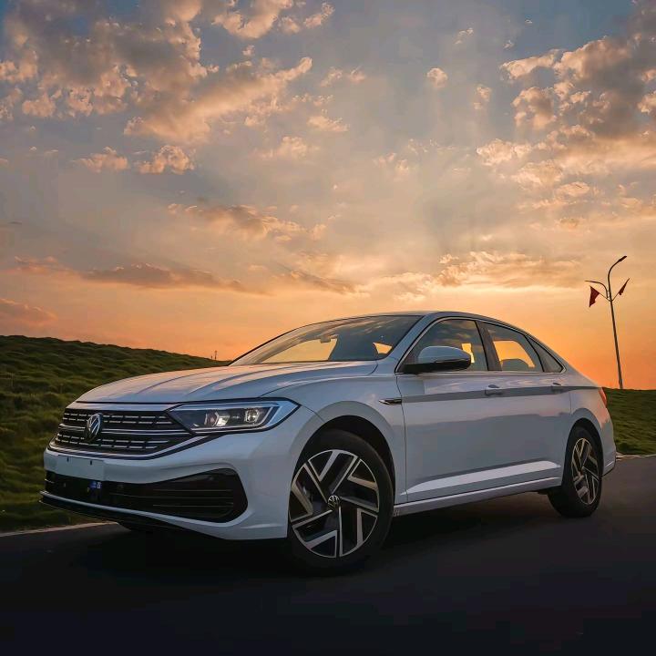 开速腾的小龙哥