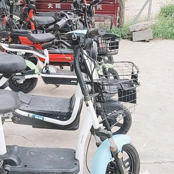 二手精品电动车，摩托车，更换电池