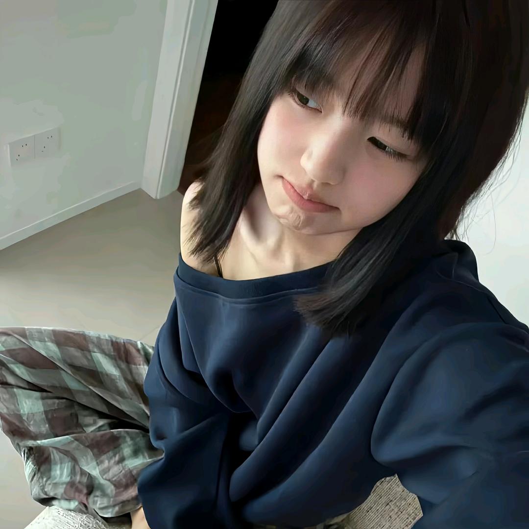 序荧.