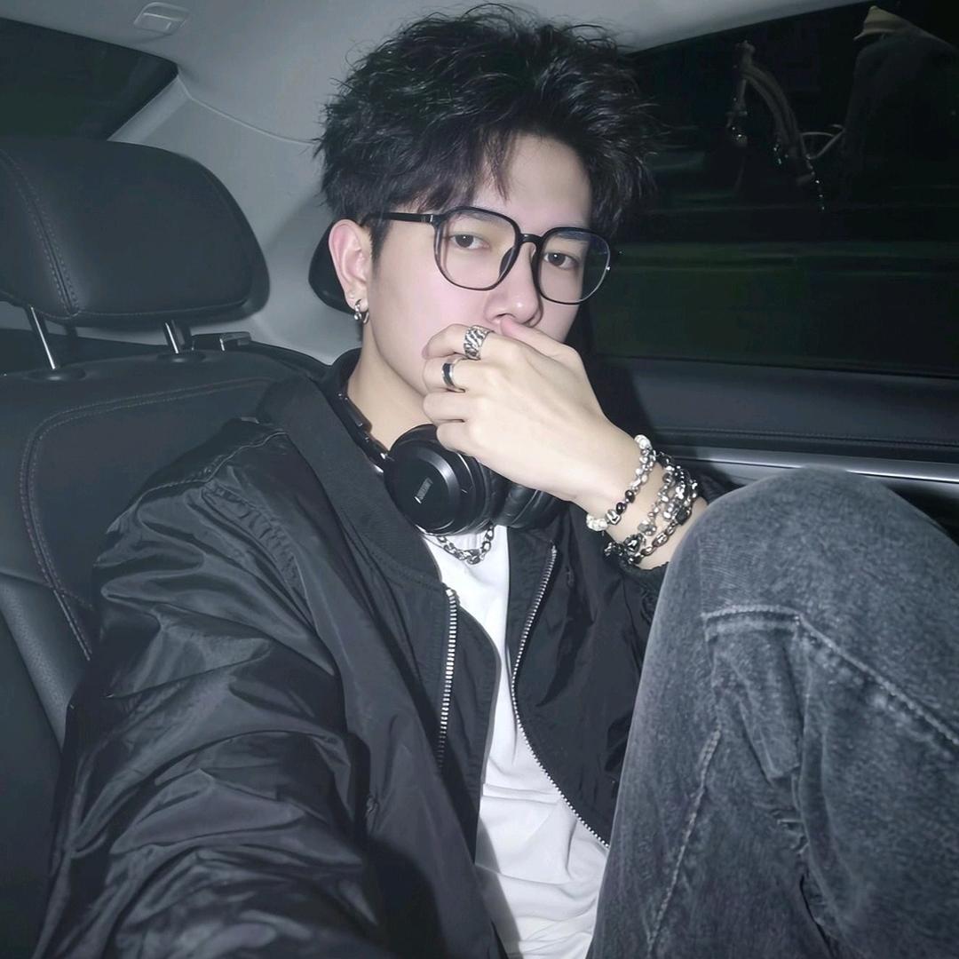 @➹微胖男孩👦