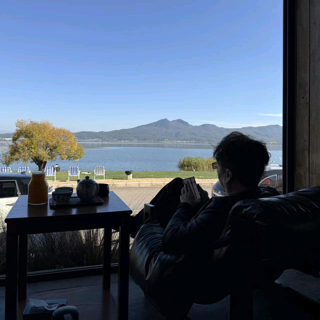 你的名字◡̈⃝＇ ℯ⃝我在一直盯着你