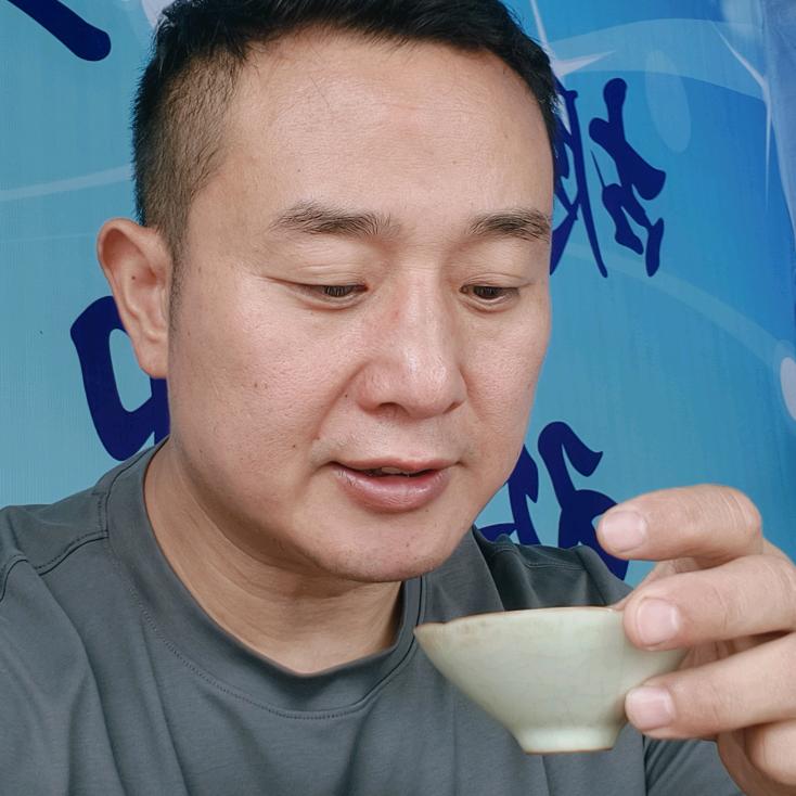 小胸弟