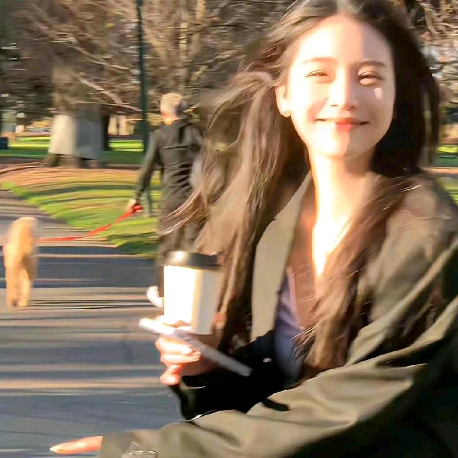 辣妹小熊